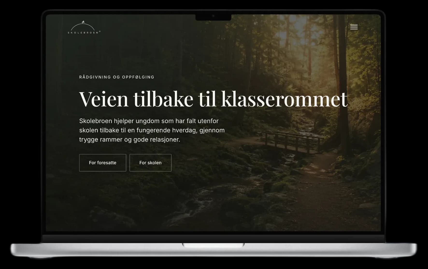 Skolebroen Furu vist på MacBook, nettside levert av NettCraft